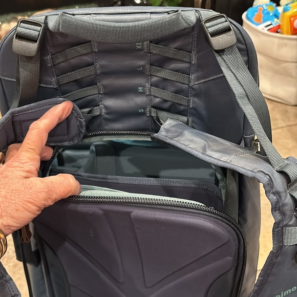 SHIMODA DESIGNS EXPLORE 40 BACKPACK Like New 24x14x10 Blue Night - Picture 13 of 16